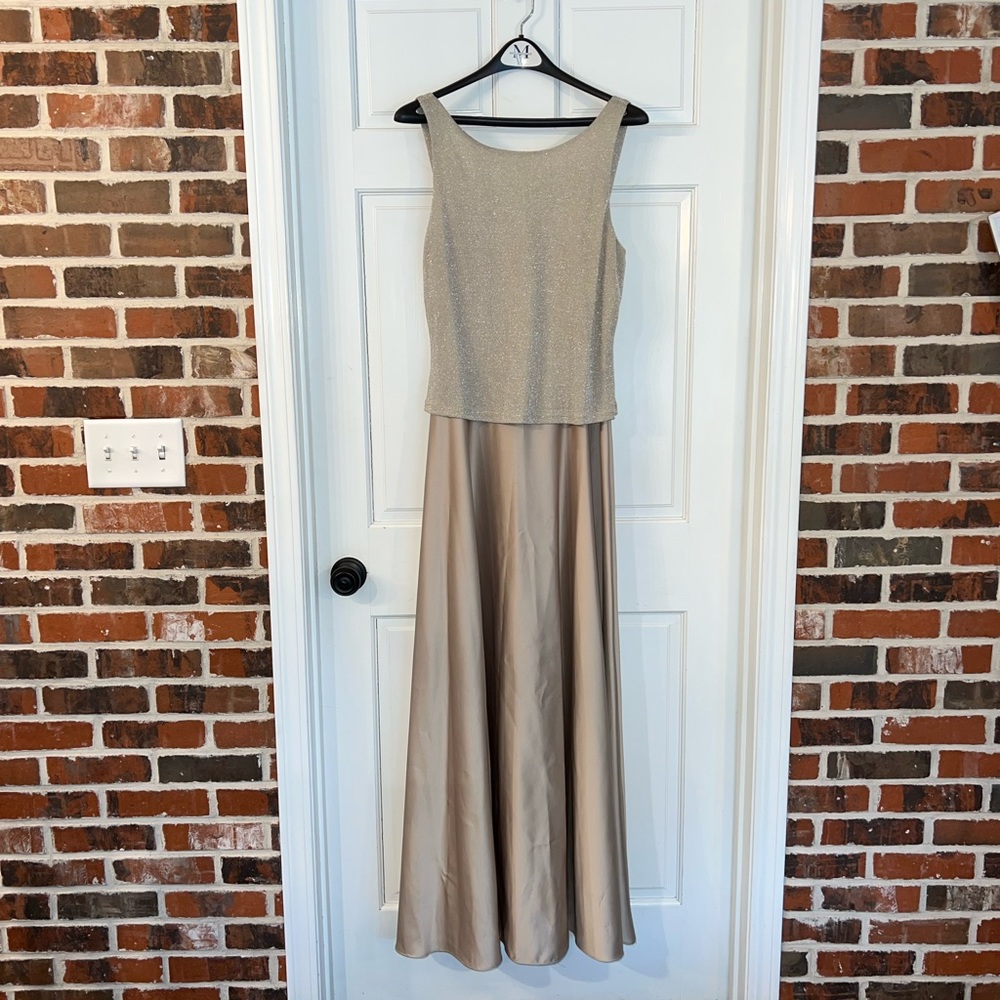 Long sleeveless mother of the bride dress with shawl
